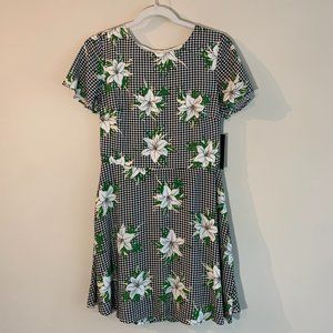 ✅NEW! Lulus Summer Floral Dress Size M
